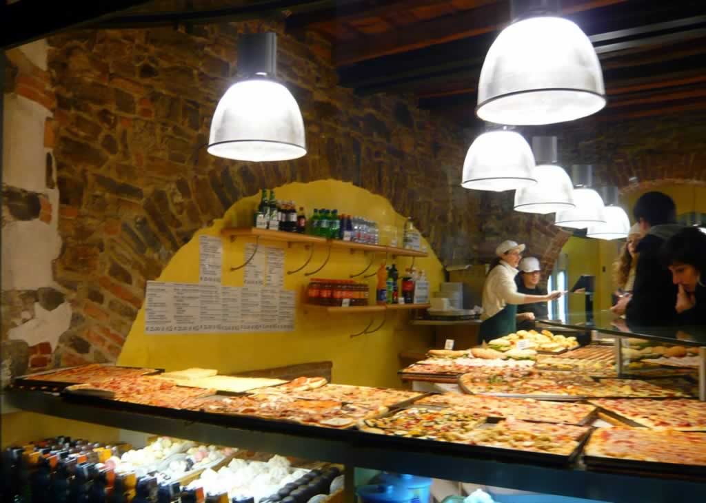 Pizza to go in Citta Alta, Bergamo, Italy