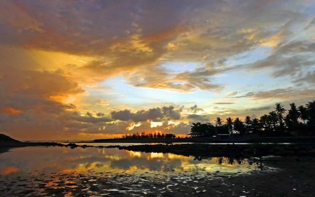 bali indonesia lake sunset