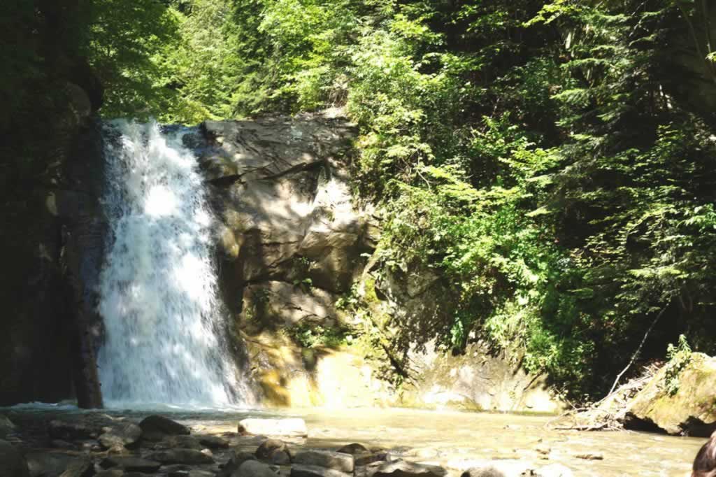pruncea waterfall buzau romania