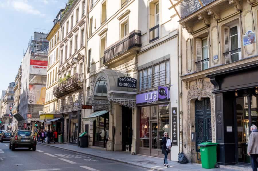 Passage Choiseul Paris - street view