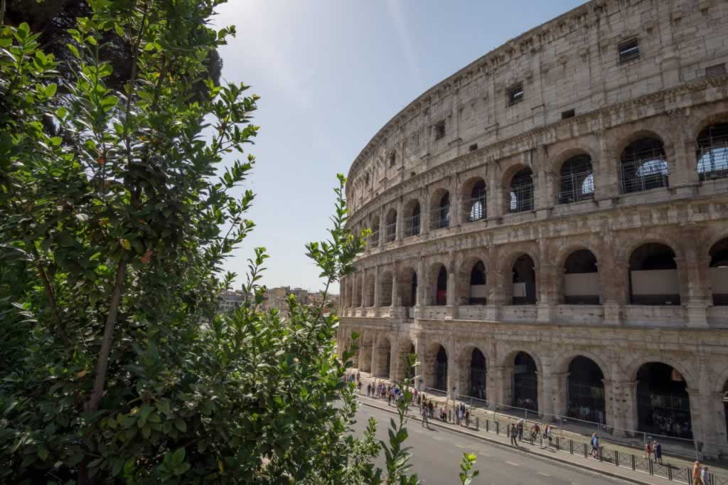 The Colosseum in Rome, one of the neighborhoods to stay in