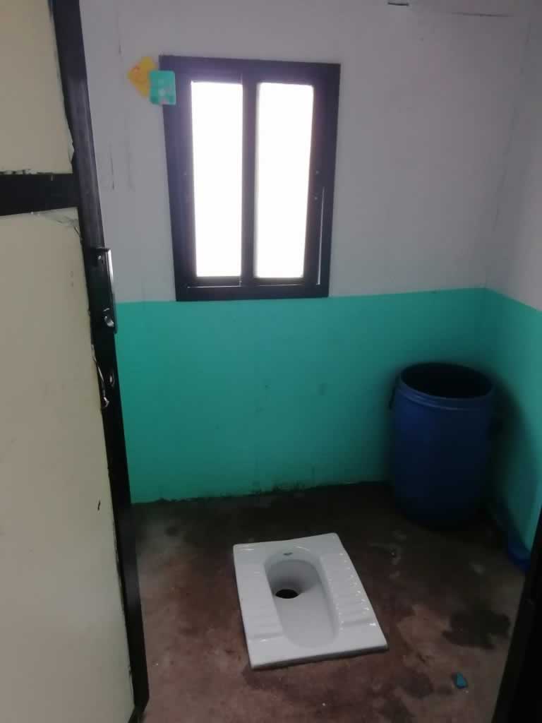 toilet on everest base camp trek