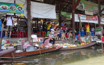 What Is the Best Way To Visit a Floating Market in Bangkok?