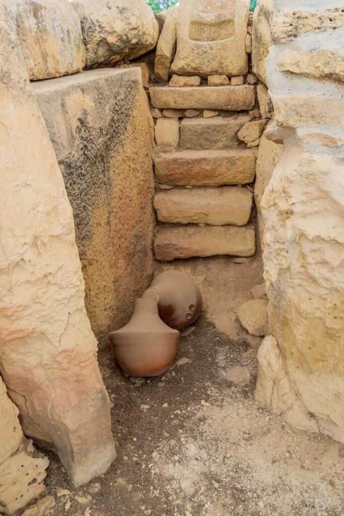 tarxien temples prehistoric amphora