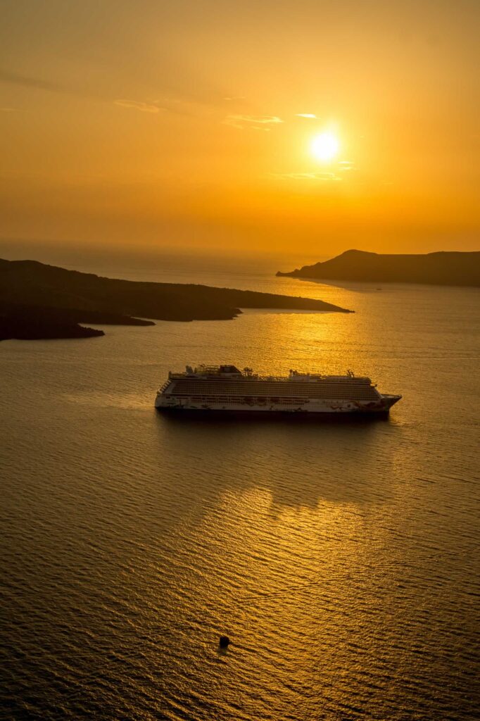 santorini cruise ship sunset