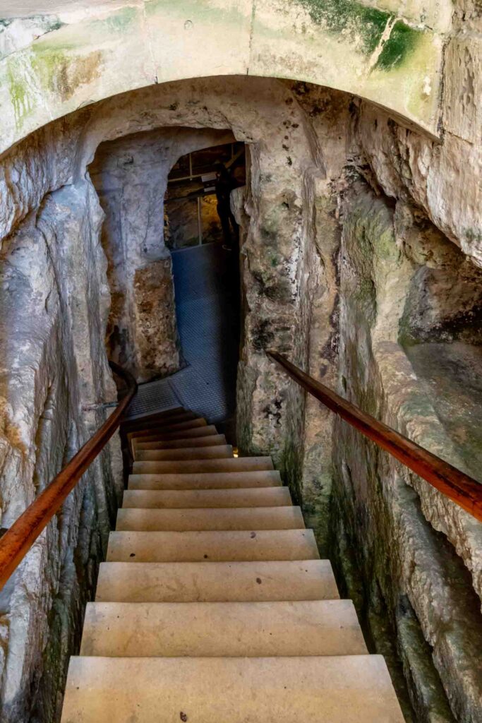 st paul's catacombs stairway