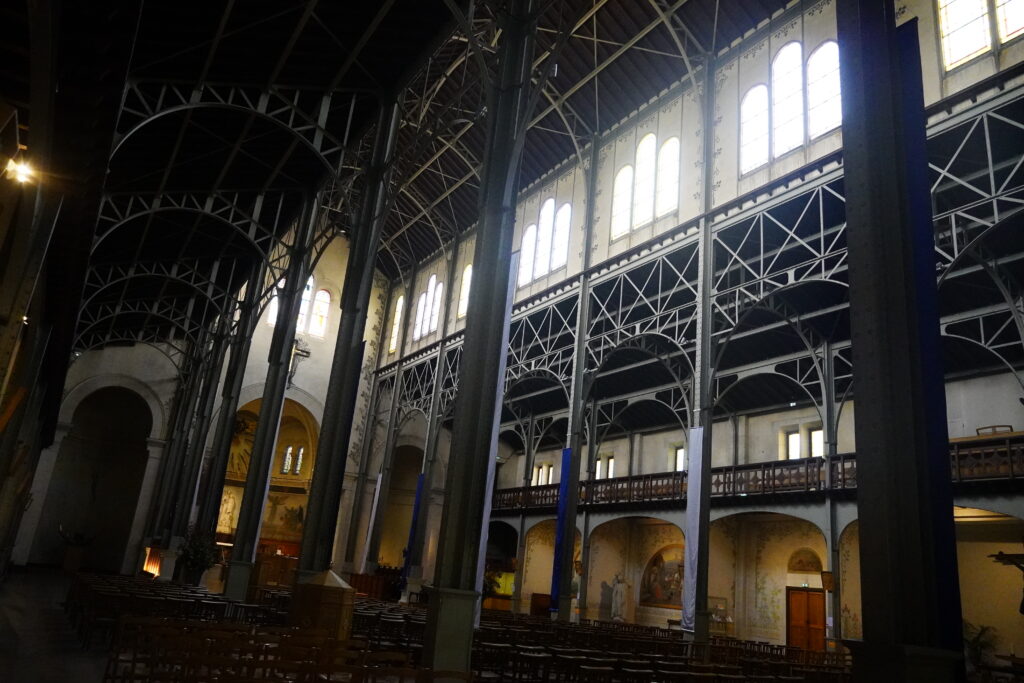 Notre Dame du Travail girdles